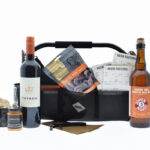 Work and Snacks - Werktoolbox, bier en wijn kaarten, wijn, kurkertrekker, drop, bruschetta, toastmix