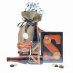 Met Liefst van de Sint - Sinterklaas pakket met de Leckere biertjes 2x, Jutenzakje, Stroopwafel letter S melk en Kruidnoten mix