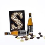 Sint23 - Sint 0.0%. Ambachtelijke chocoladeletter, met chocolade pepernoten en 0.0% biertjes.